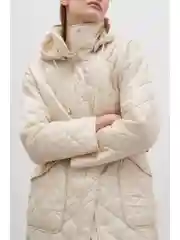 Стеганое утепленное пальто