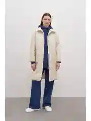 Стеганое утепленное пальто