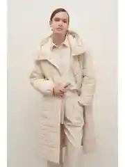 Пальто утепленное с капюшоном