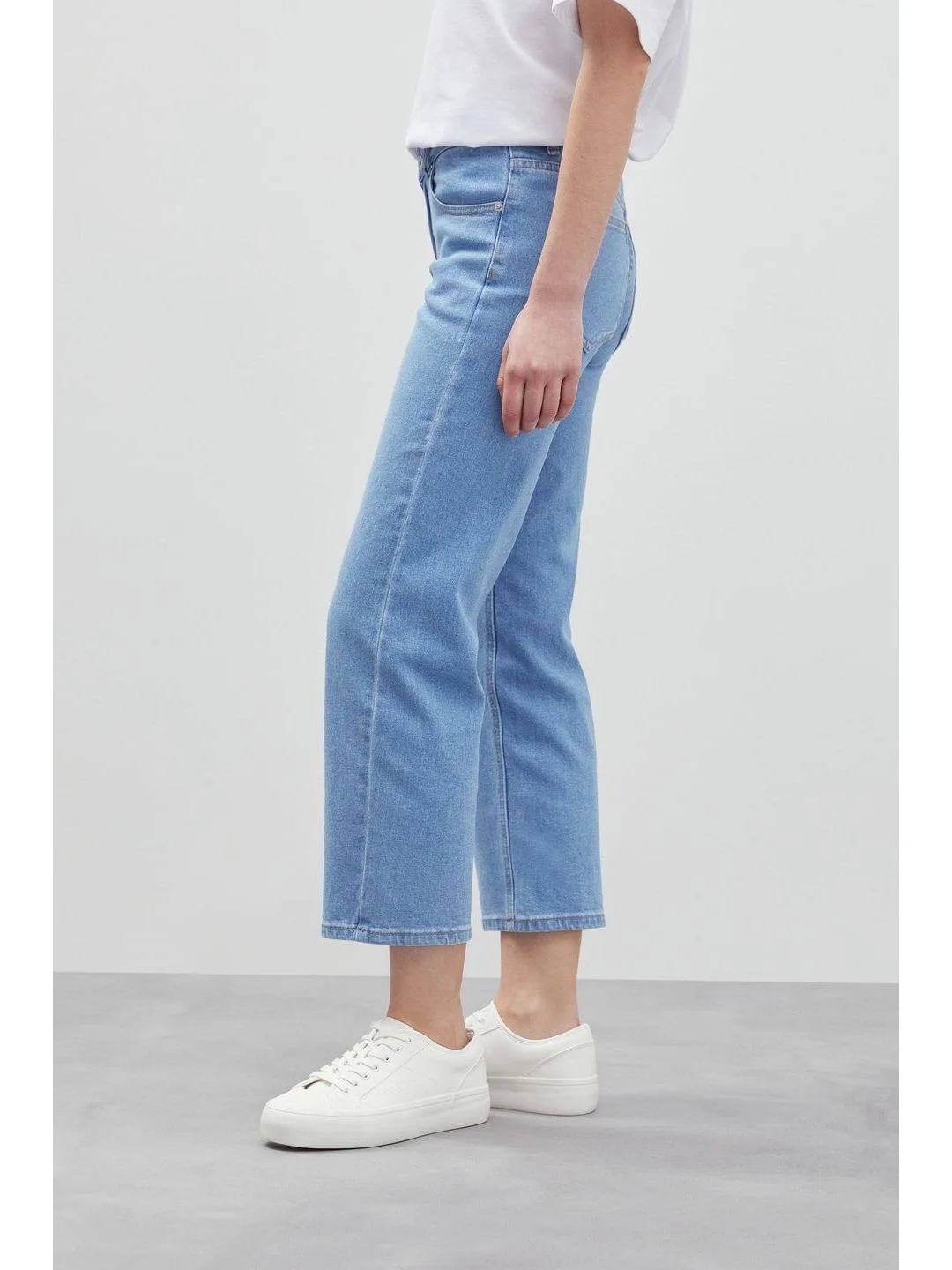 Джинсы regular fit женские