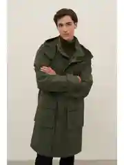 Плащ из водонепроницаемой ткани