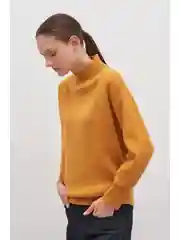 Желтый трикотажный женский джемпер с длинным рукавом