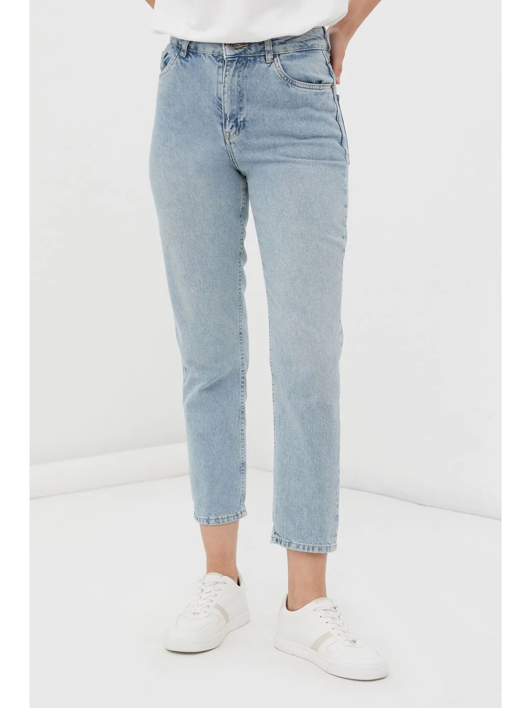 Джинсы tapered fit женские