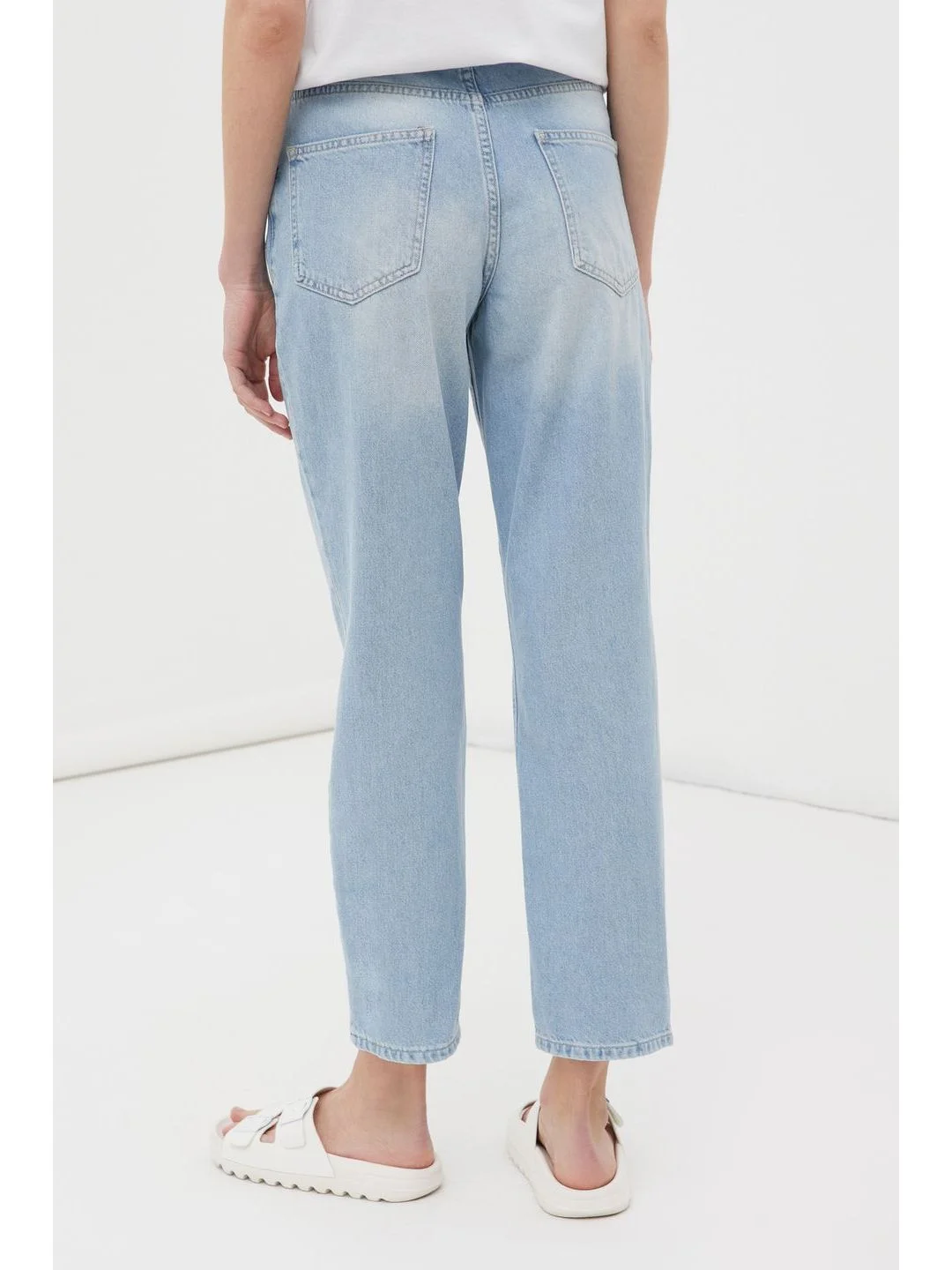 Джинсы tapered fit женские
