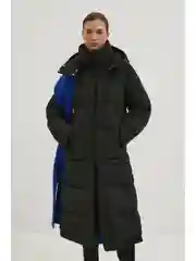 Стеганое пуховое пальто oversize силуэта
