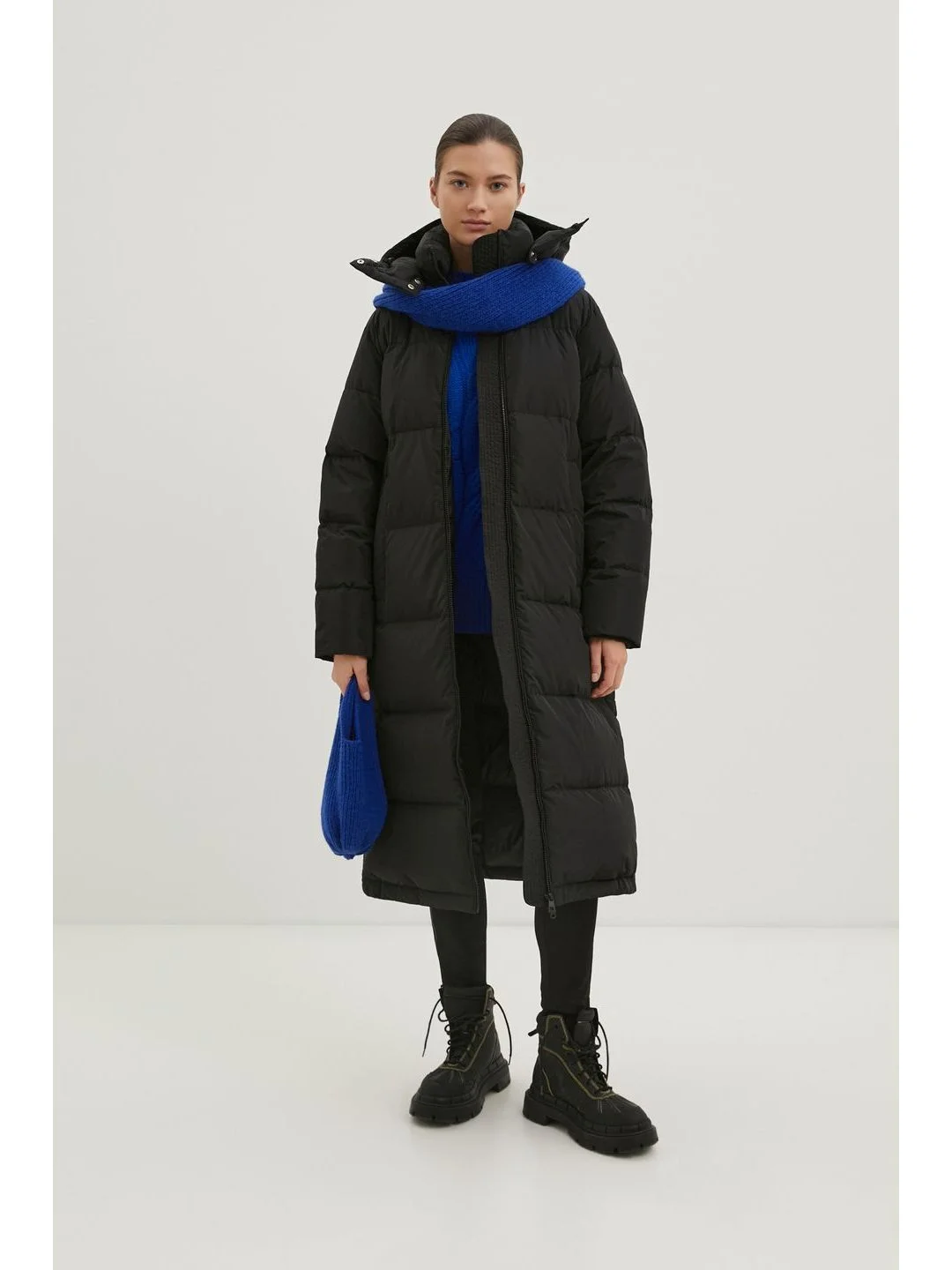 Стеганое пуховое пальто oversize силуэта