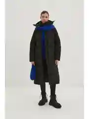 Стеганое пуховое пальто oversize силуэта