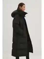 Стеганое пуховое пальто oversize силуэта