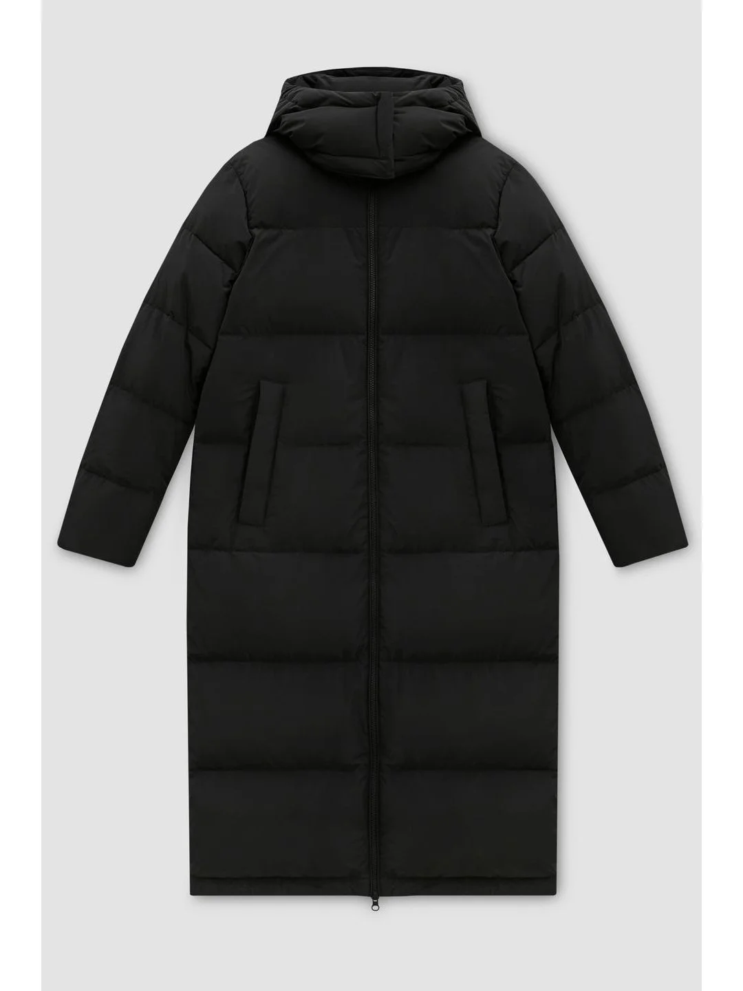 Стеганое пуховое пальто oversize силуэта