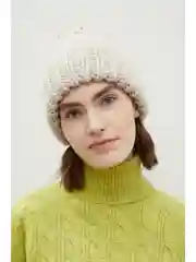 Бежевый шапка женская
