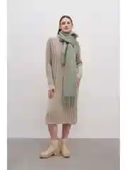 Вязаное платье с длинным рукавом