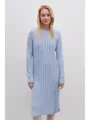 Вязаное платье с длинным рукавом
