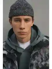 Голубой шапка с шерстью