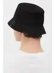 Черный панама