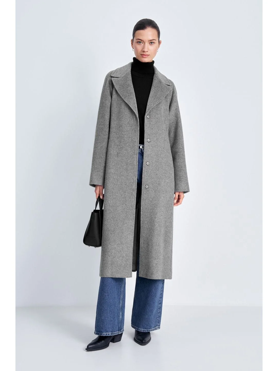 Серый пальто oversize силуэта с шерстью