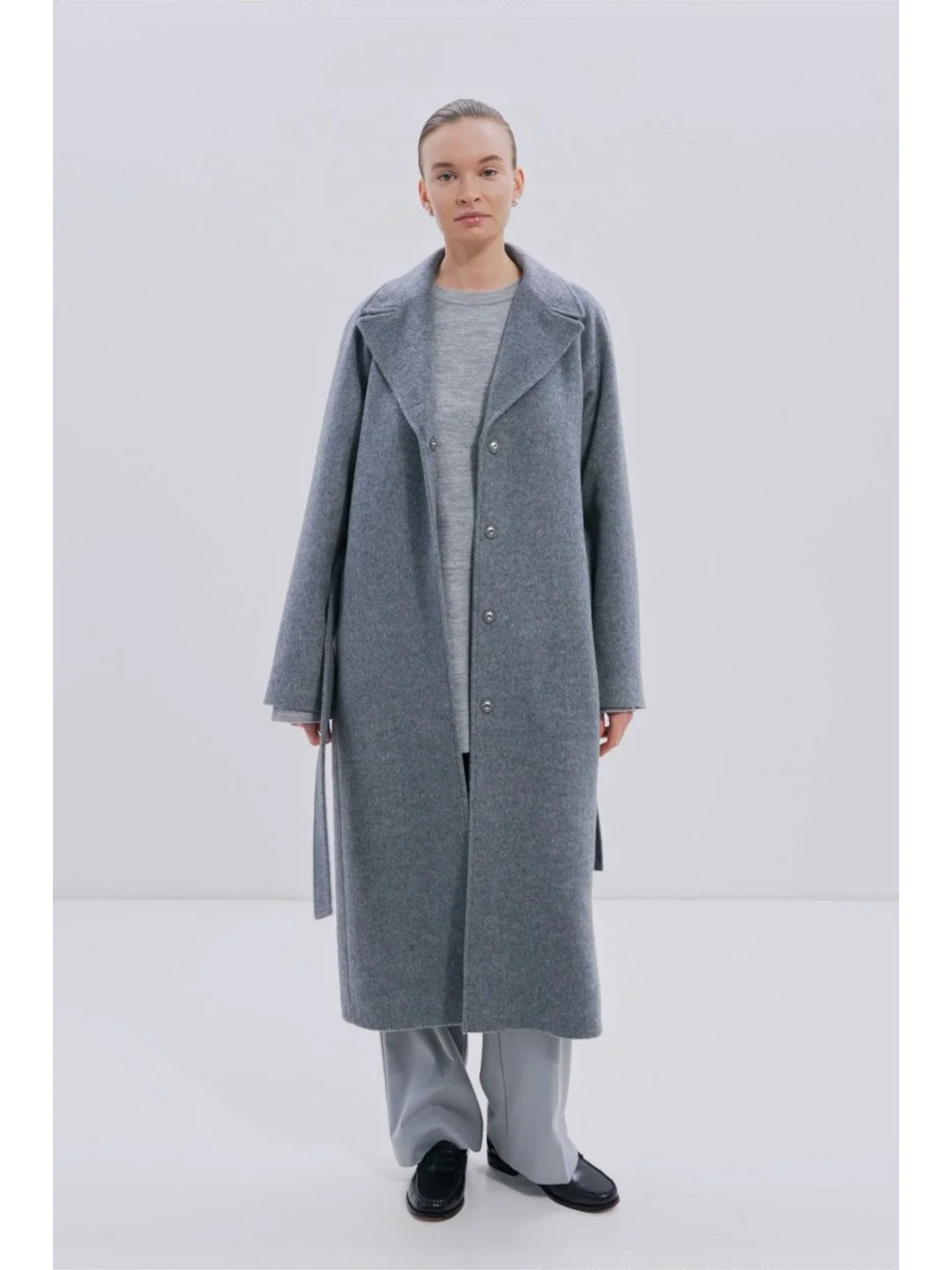 Серый пальто oversize силуэта с шерстью