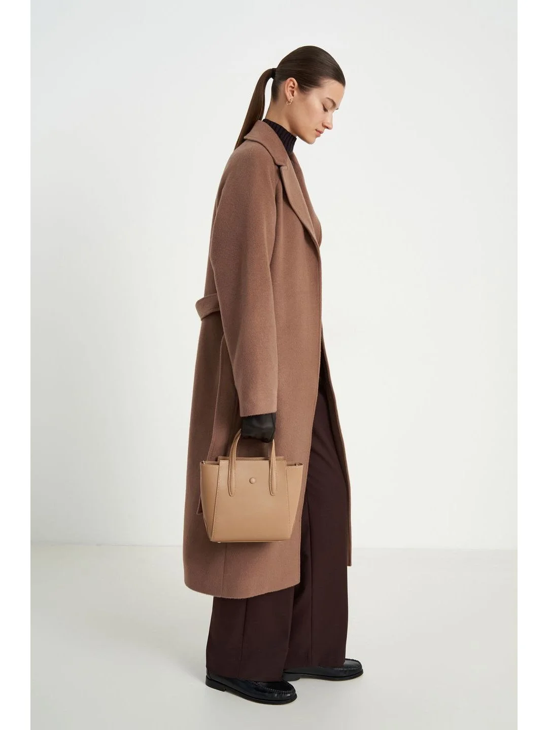 Коричневый пальто oversize силуэта с шерстью