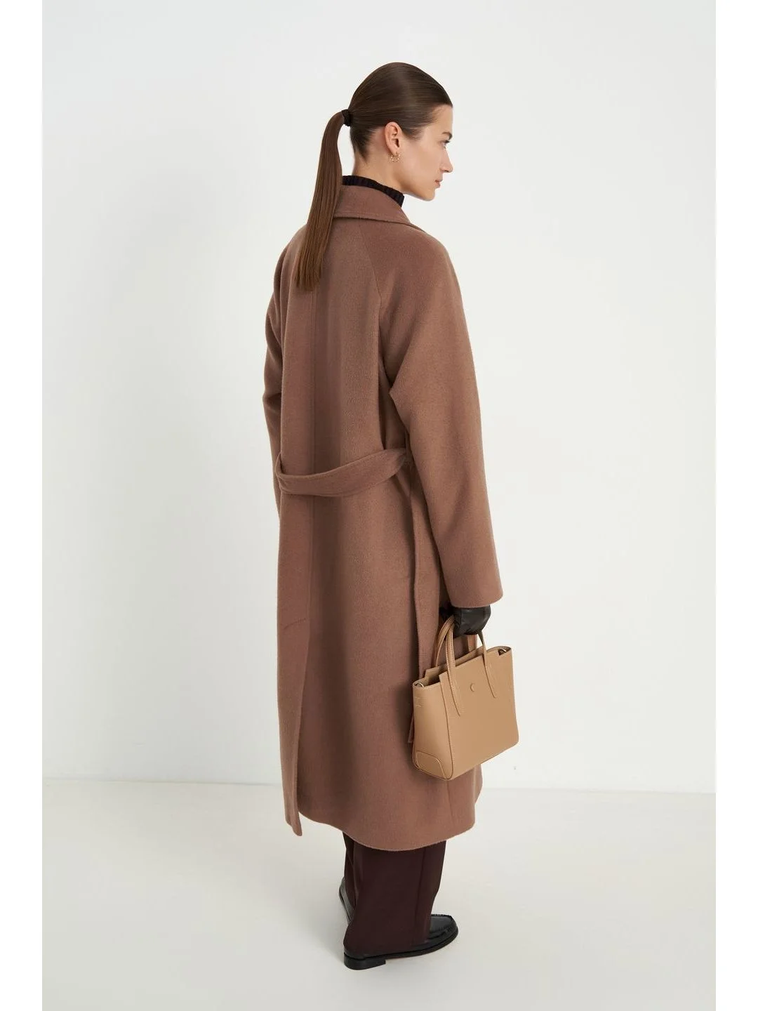 Коричневый пальто oversize силуэта с шерстью
