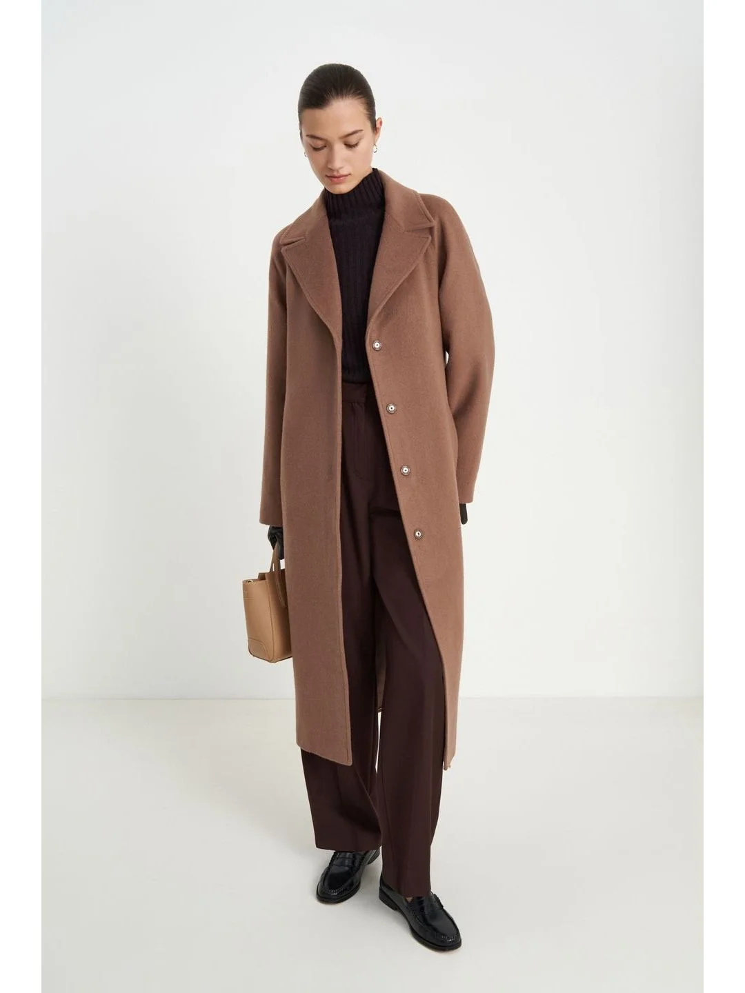 Коричневый пальто oversize силуэта с шерстью