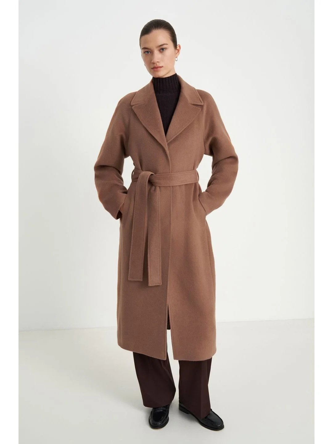 Коричневый пальто oversize силуэта с шерстью
