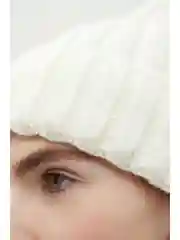 Белый шапка женская
