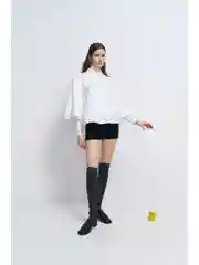 Укороченная рубашка с широкими рукавами
