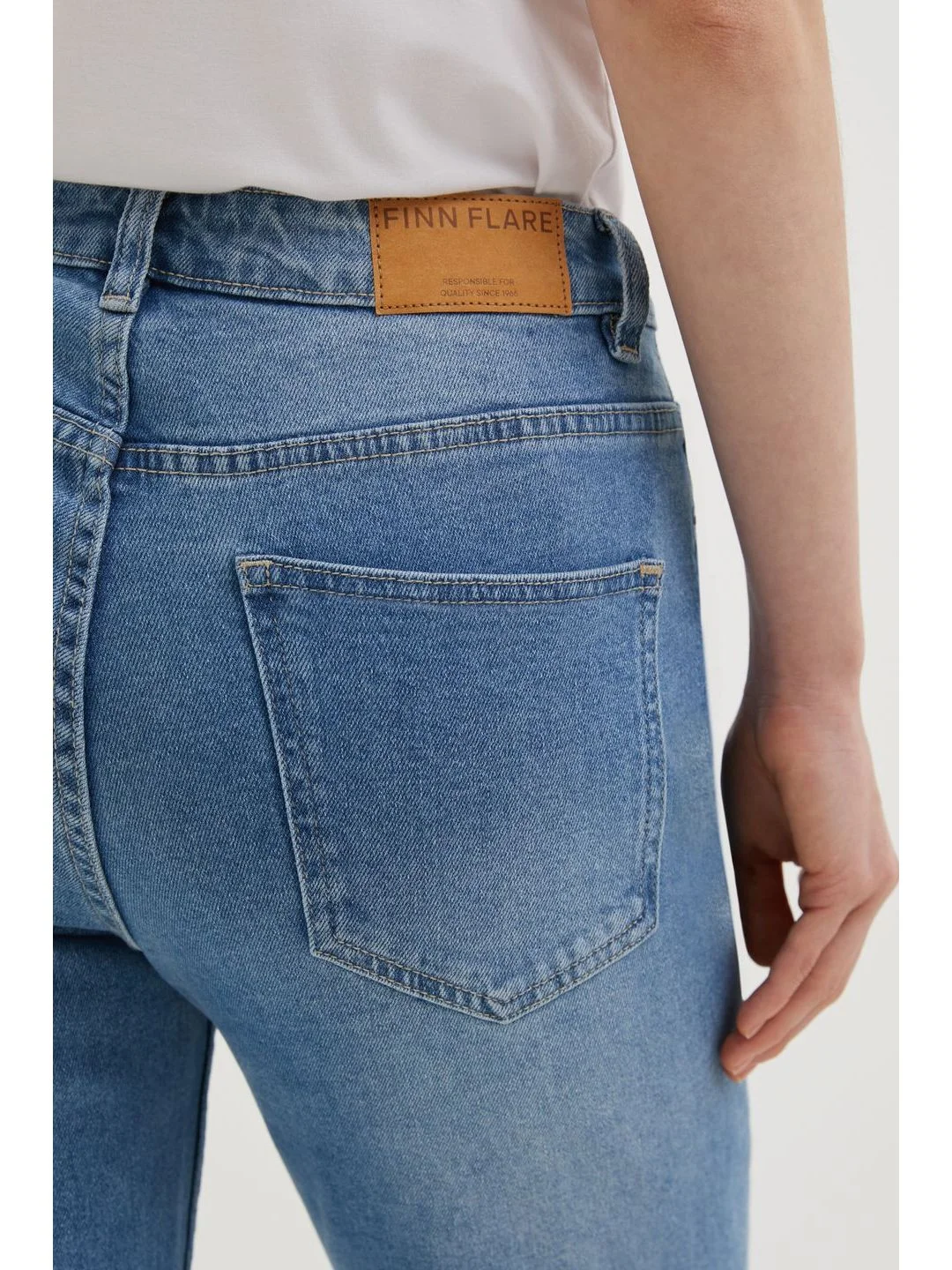 Голубой джинсы slim fit женские