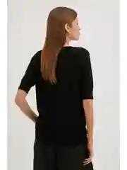 Черный джемпер с вискозой
