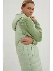 Зеленый утепленное полупальто с вязаными рукавами