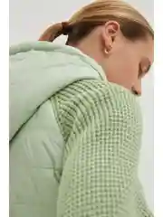 Зеленый утепленное полупальто с вязаными рукавами