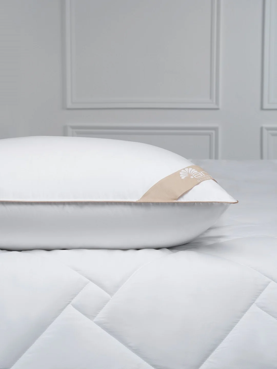 Подушка Arya из Гусиного Пуха 50x70 Deluxe Line Glory Белый