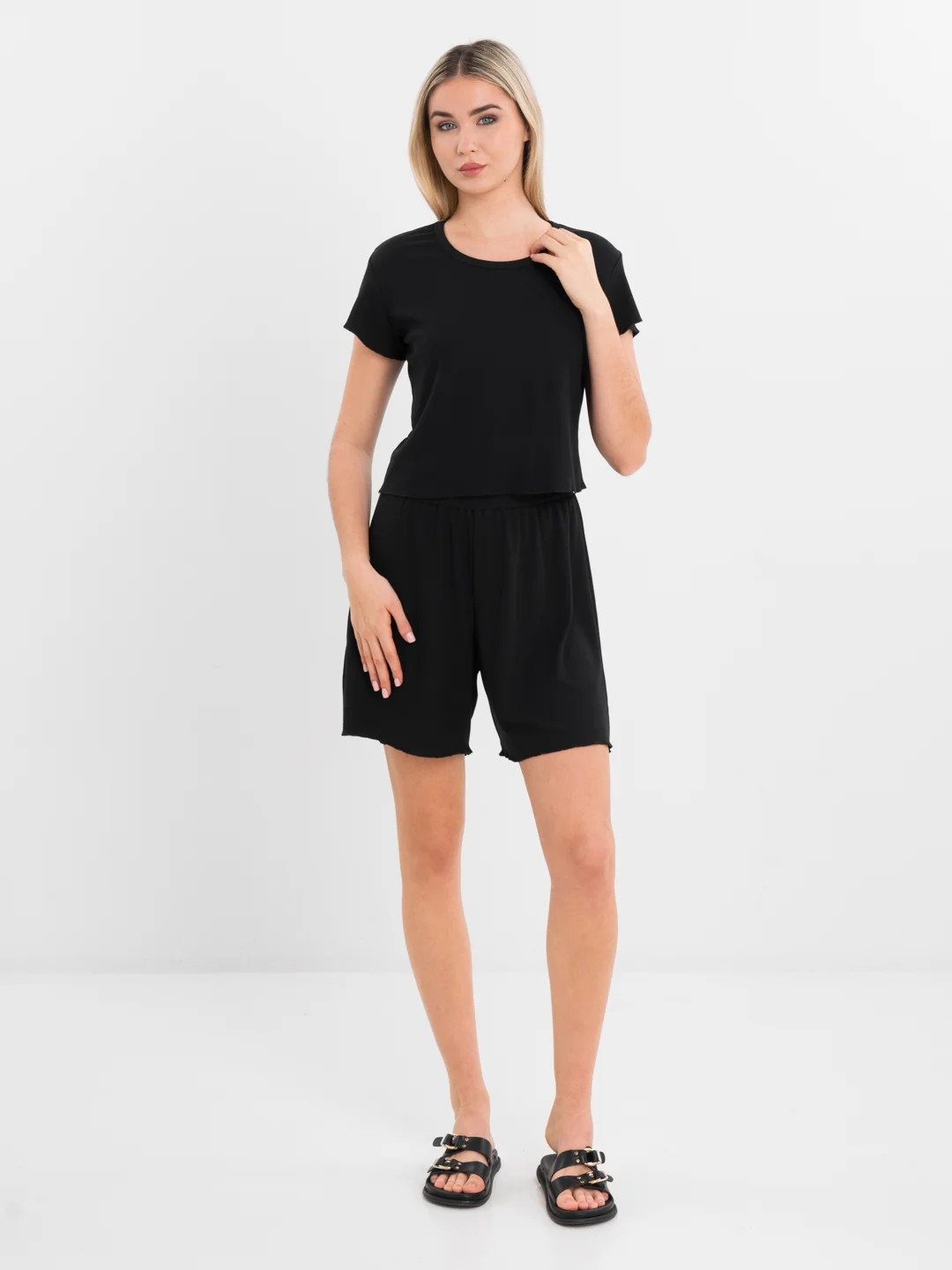 Костюм с шортами и футболкой 238BLK Raposa