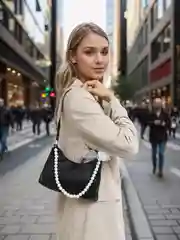 Черный женская сумка багет с жемчужным украшением