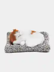 Карамельный мягкая игрушка "Спящий котик и щенок на подушке" со звуками