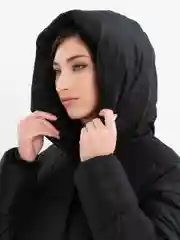 Черный женский пуховик зимний