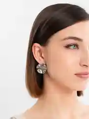 Серебряный серьги круглые крупные, с мятым эффектом, гвоздики праздничные, на Новый год