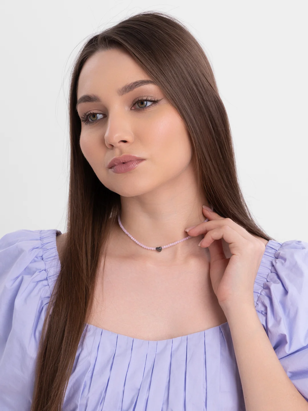 Розовый чокер из гематита, женский, с кулоном "Сердце"