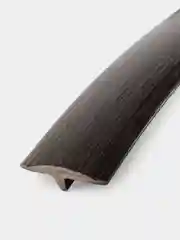 Черный гибкий порог