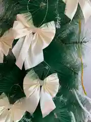 Молочный банты ёлочные. Украшение новогоднего интерьера