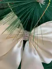Молочный банты ёлочные. Украшение новогоднего интерьера