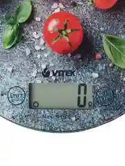 Весы кухонные электронные Vitek VT-8036 макс.вес:10кг коричневый/клубника