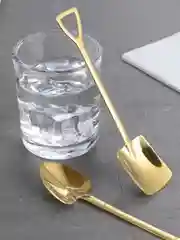 Чайные ложки в виде лопат, десертные ложки