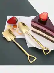 Чайные ложки в виде лопат, десертные ложки