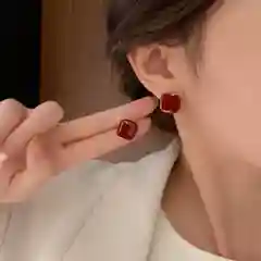 Серьги женские нарядные/серьги бордовые/серьги новогодние