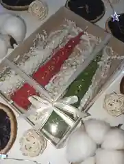 Белый свечи Ёлочки из вощины декоративные, подарочный набор в коробке на Новый Год и Рождество