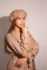 Бежевый берет женский