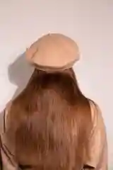 Бежевый берет женский