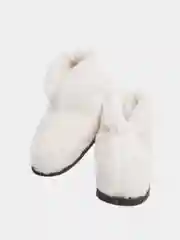 Чуни меховые белые из овечьей шерсти .Домашние тапочки меховые