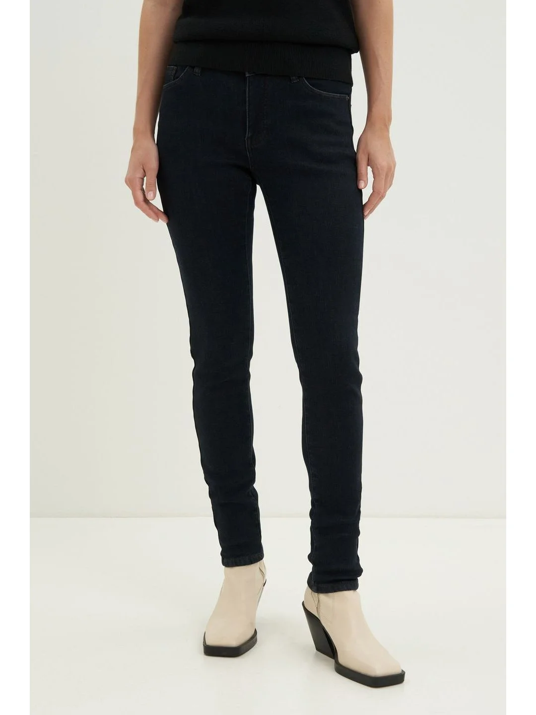 Угольный джинсы slim fit женские
