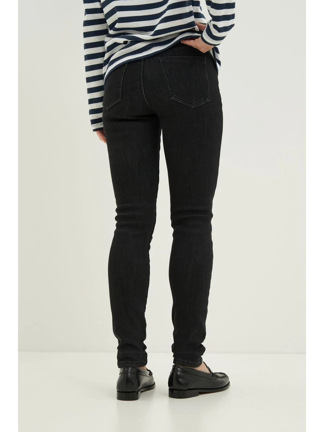 Черный джинсы slim fit женские
